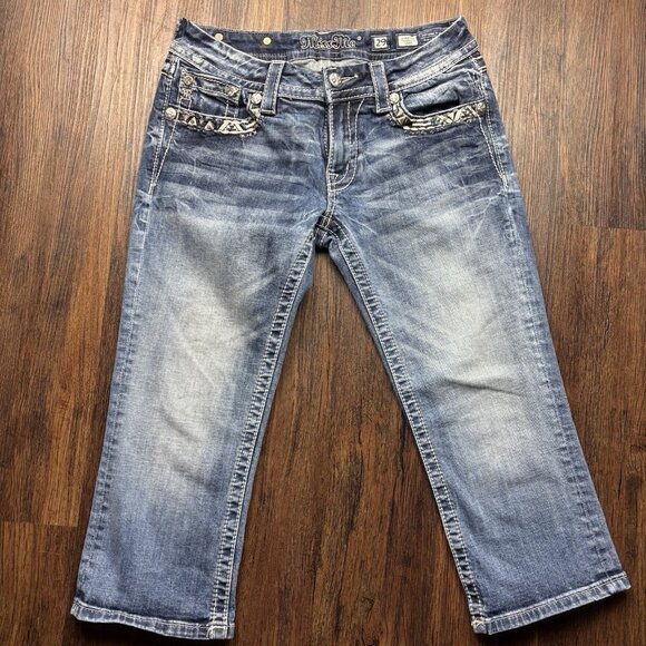 Miss Me Signature Crop Jeans Rhinestone Distressed Light Wash Size 29 - Picture 1 of 13